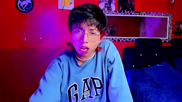 AnggelONfiree online show from February 18, 2025, 6:04 am