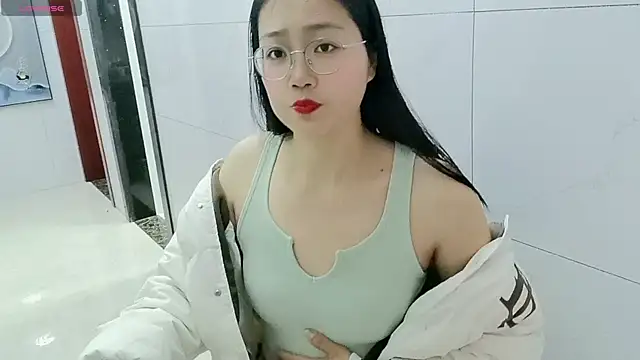 luoxuwen online show from March 7, 2025, 3:51 am