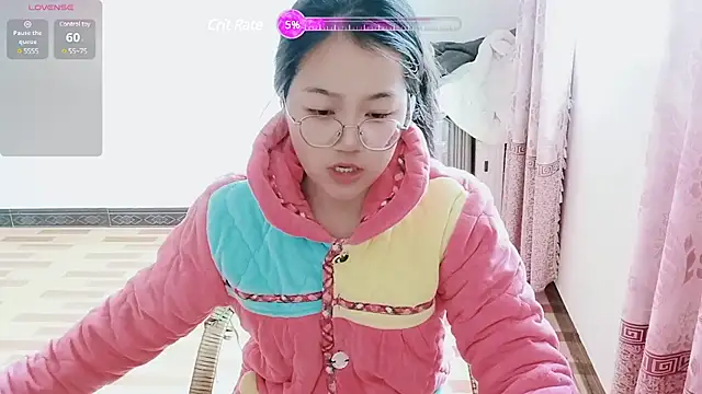 luoxuwen online show from February 1, 2025, 2:47 am