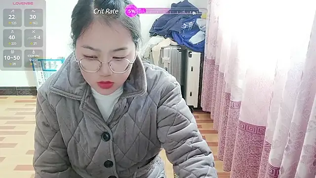 luoxuwen online show from February 7, 2025, 2:08 am