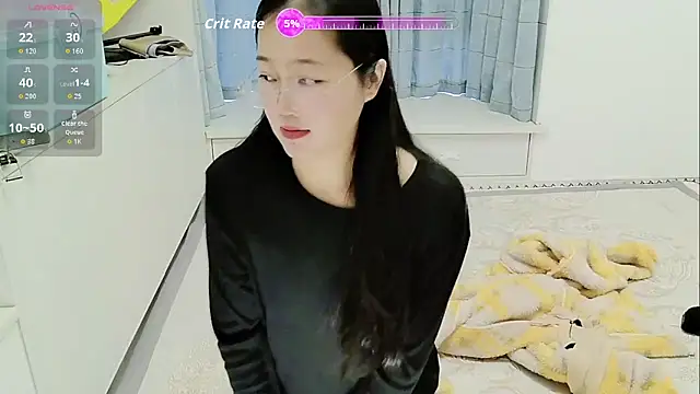 luoxuwen online show from November 9, 2025, 4:27 am