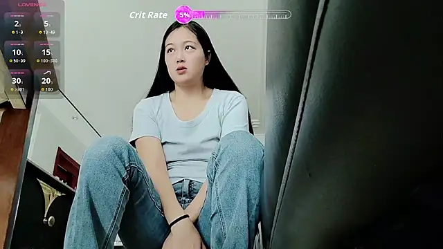 luoxuwen online show from October 17, 2025, 4:05 am