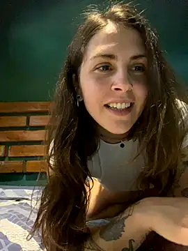 isadelasestrellas online show from December 5, 2025, 9:01 pm