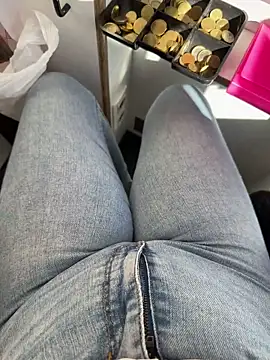 Snapshot of Nxxrhx chatting on October 22, 2025, 10:04 am Nxxrhx online show from October 22, 2025, 10:04 am