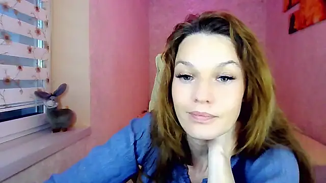 impossibleluna online show from May 30, 2026, 6:24 pm
