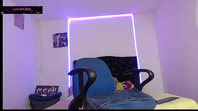 Snapshot of tony_landri chatting on March 4, 2025, 2:49 am tony landri online show from March 4, 2025, 2:49 am