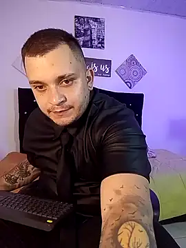 Snapshot of tony_landri chatting on September 25, 2025, 4:29 am tony landri online show from September 25, 2025, 4:29 am