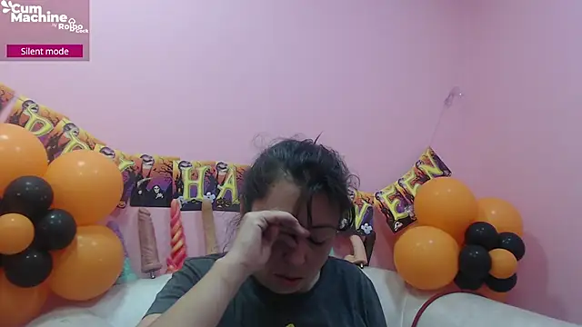 Snapshot of Drool_Sucker chatting on October 21, 2025, 12:15 pm Drool Sucker online show from October 21, 2025, 12:15 pm