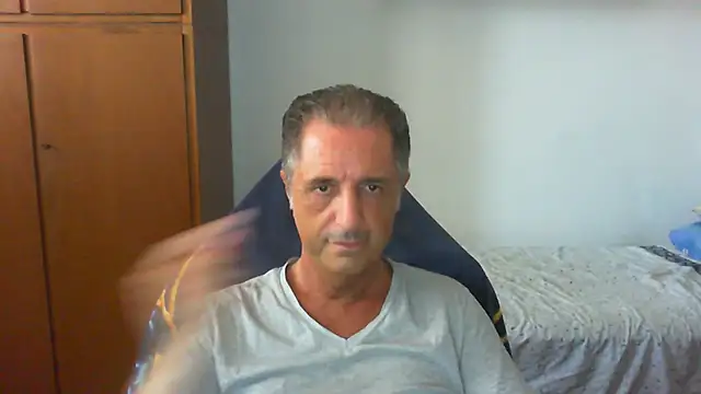 lliuk70mi online show from July 10, 2026, 1:33 pm