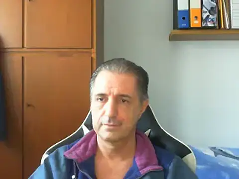 Snapshot of lliuk70mi chatting on January 18, 2025, 12:47 pm lliuk70mi online show from January 18, 2025, 12:47 pm