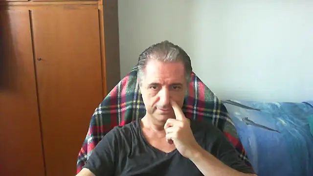 lliuk70mi online show from April 8, 2026, 3:13 pm