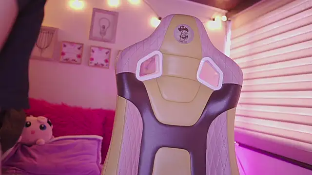 milly kenner online show from February 24, 2026, 7:26 pm