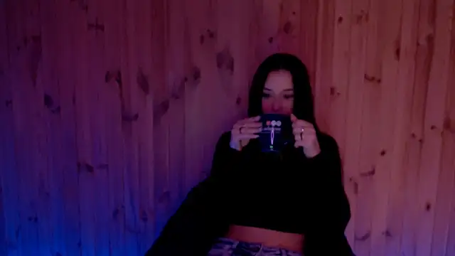 AlisaLink online show from October 20, 2025, 5:24 pm