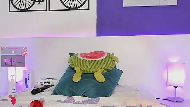 Snapshot of Izzy_bellx chatting on September 25, 2025, 2:28 am Izzy bellx online show from September 25, 2025, 2:28 am