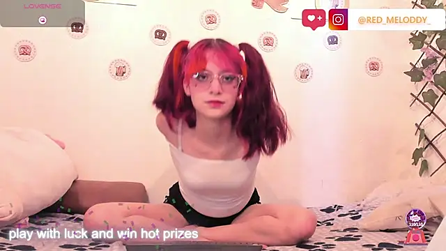 Snapshot of RedMeloddy chatting on September 22, 2025, 8:48 pm RedMeloddy online show from September 22, 2025, 8:48 pm