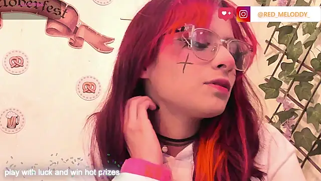 Snapshot of RedMeloddy chatting on September 25, 2025, 8:26 pm RedMeloddy online show from September 25, 2025, 8:26 pm