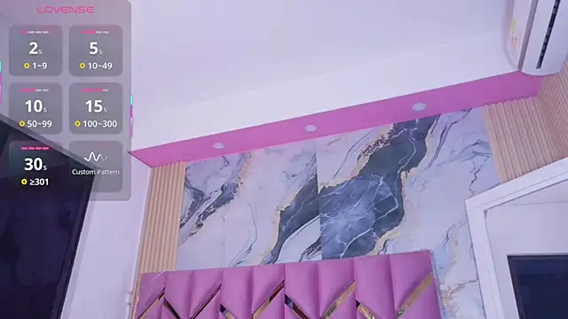 littleebonymommy online show from November 19, 2025, 4:18 pm