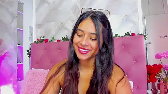 Snapshot of AnnaQueen_ chatting on October 22, 2025, 4:17 pm AnnaQueen  online show from October 22, 2025, 4:17 pm