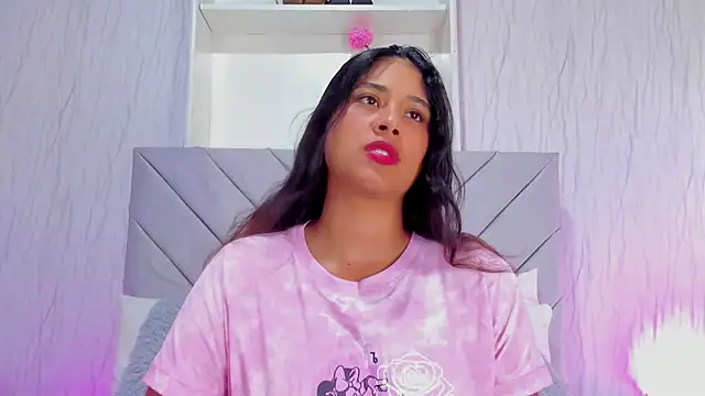 Snapshot of AnnaQueen_ chatting on September 19, 2025, 4:33 pm AnnaQueen  online show from September 19, 2025, 4:33 pm