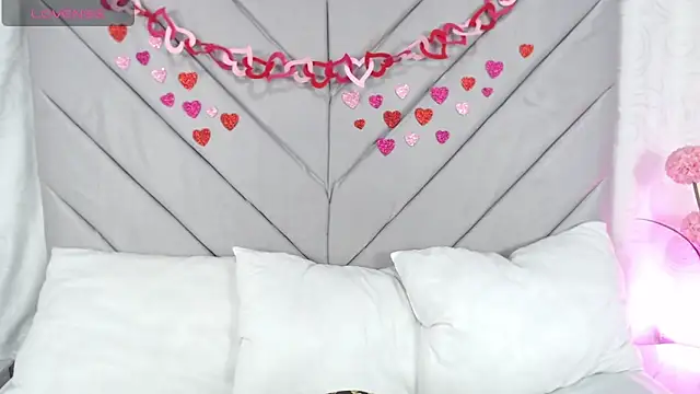 AnnaQueen  online show from February 24, 2025, 4:15 pm