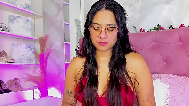 Snapshot of AnnaQueen_ chatting on October 28, 2025, 4:17 pm AnnaQueen  online show from October 28, 2025, 4:17 pm