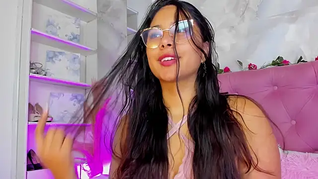 Snapshot of AnnaQueen_ chatting on October 27, 2025, 4:19 pm AnnaQueen  online show from October 27, 2025, 4:19 pm