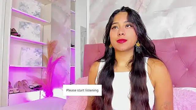 Snapshot of AnnaQueen_ chatting on October 13, 2025, 4:19 pm AnnaQueen  online show from October 13, 2025, 4:19 pm