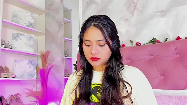 Snapshot of AnnaQueen_ chatting on October 29, 2025, 4:17 pm AnnaQueen  online show from October 29, 2025, 4:17 pm