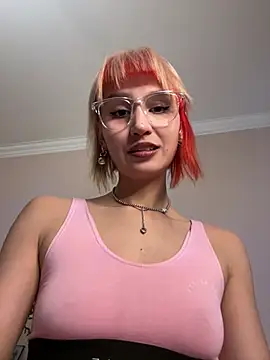 bigbabykiki online show from March 13, 2025, 5:22 am