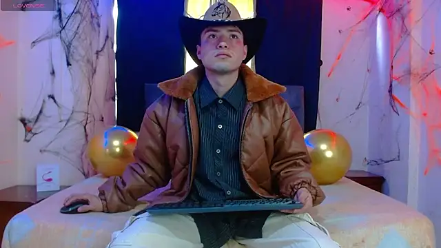 nolanjay  online show from October 10, 2025, 8:20 pm