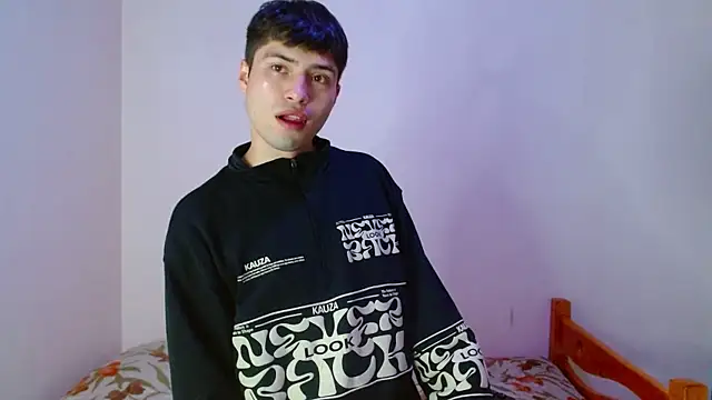 nolanjay  online show from September 24, 2025, 10:05 pm