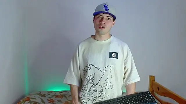 nolanjay  online show from September 25, 2025, 8:15 pm