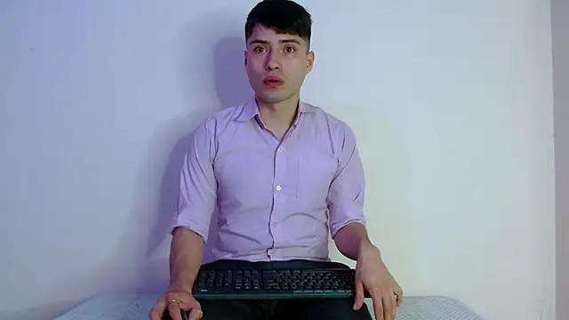 nolanjay  online show from October 1, 2025, 1:55 am