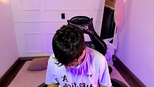 Justyn Ross online show from October 19, 2025, 2:47 am