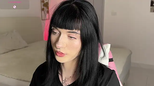 Snapshot of Vailyreb_ chatting on June 16, 2026, 11:21 am Vailyreb online show from June 16, 2026, 11:21 am