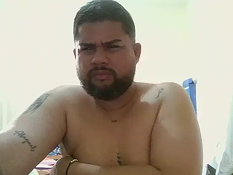 GABRIELGARCIA1313 online show from February 14, 2026, 6:41 pm