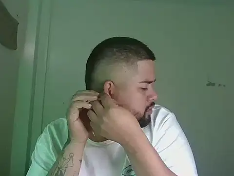 GABRIELGARCIA1313 online show from August 4, 2026, 3:27 pm