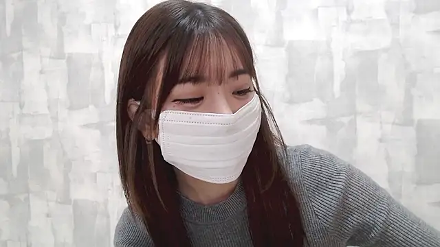 LOVE MOMO LOVE online show from October 10, 2025, 11:00 am