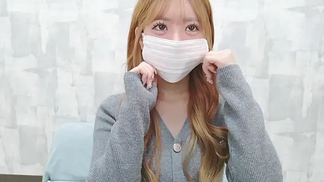 LOVE MOMO LOVE online show from March 25, 2026, 11:42 am