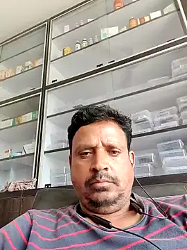Snapshot of Raj1043 chatting on June 7, 2026, 6:18 am Raj1043 online show from June 7, 2026, 6:18 am