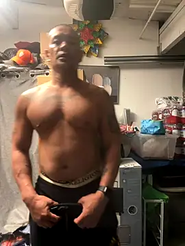 EatMyCake831 online show from September 28, 2025, 10:11 am