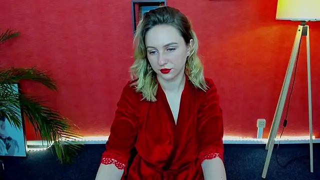 Lia Bloom  online show from December 24, 2024, 10:01 am