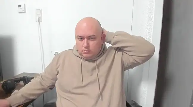 BigromeoXX online show from February 14, 2025, 7:02 pm