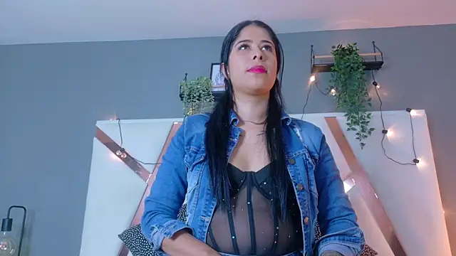 DulceAurora   online show from December 18, 2025, 2:49 am