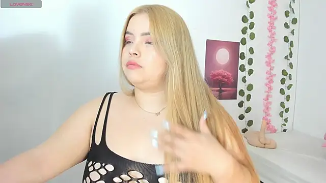 Snapshot of Mysexygirl_ chatting on October 4, 2025, 3:30 am Mysexygirl  online show from October 4, 2025, 3:30 am