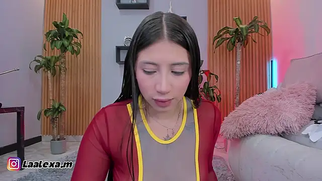 Aixaa charles online show from November 12, 2025, 12:42 pm