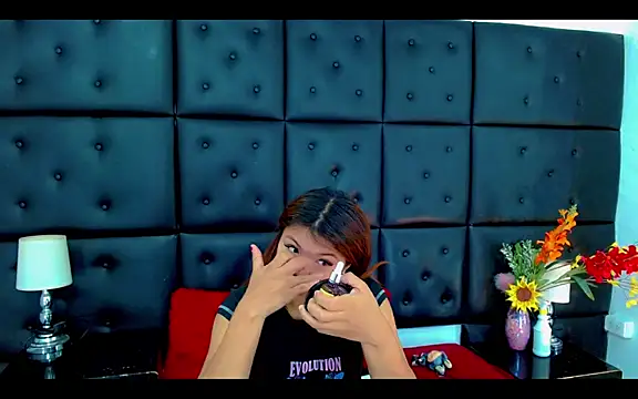 Isalombardi online show from April 18, 2026, 2:36 am