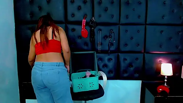 Isalombardi online show from July 12, 2026, 2:34 am