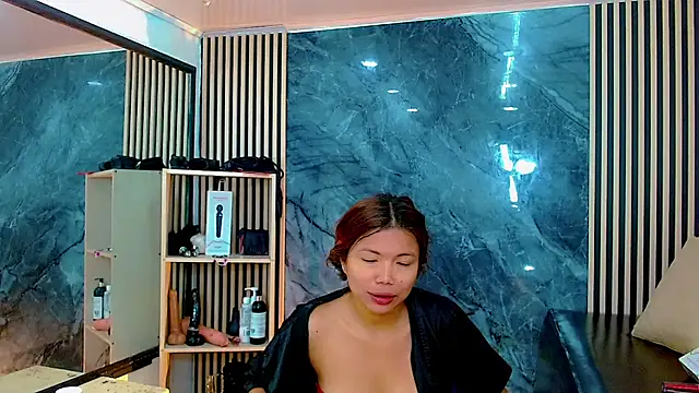 Isalombardi online show from October 21, 2025, 3:17 am