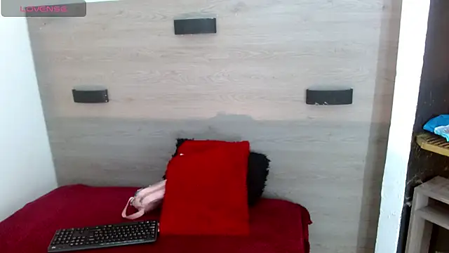 Isalombardi online show from April 16, 2026, 2:34 am